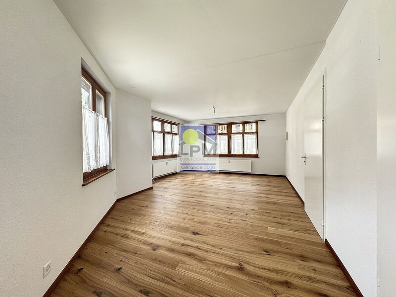 Appartement de 4,5 pièces à louer à l'année au centre du village