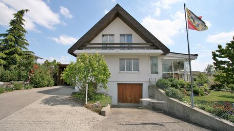 6.5-Zimmer Einfamilienhaus mit Wintergarten und grossem Umschwung
