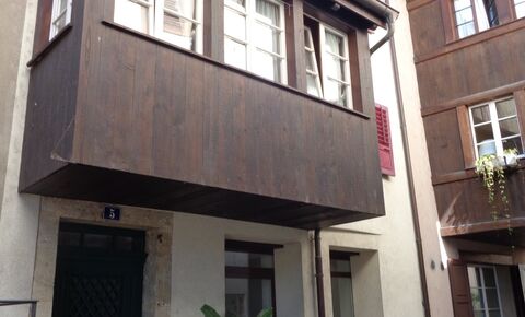 Mixed building 3 studios + 1 trade