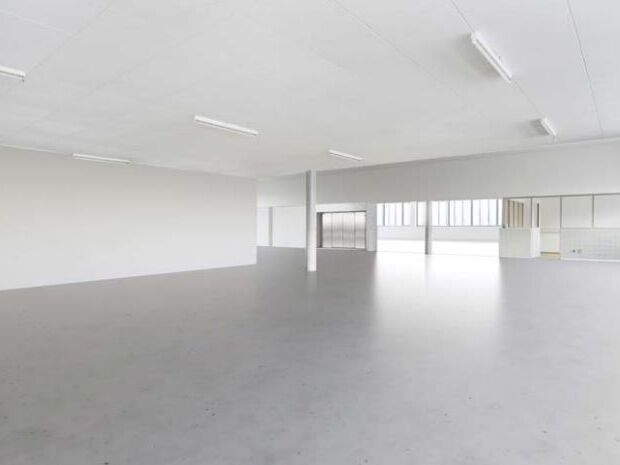 Commercial area of 849 m² in Bex, canton of Vaud