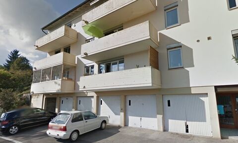 Single garage with parking space in front for rent