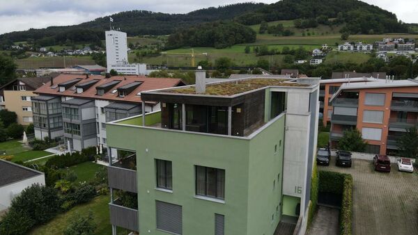 Stilvolle Attikawohnung mit Einstellhallenplätze in Gelterkinde