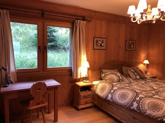 Chambre double appt. 2.5 pièces