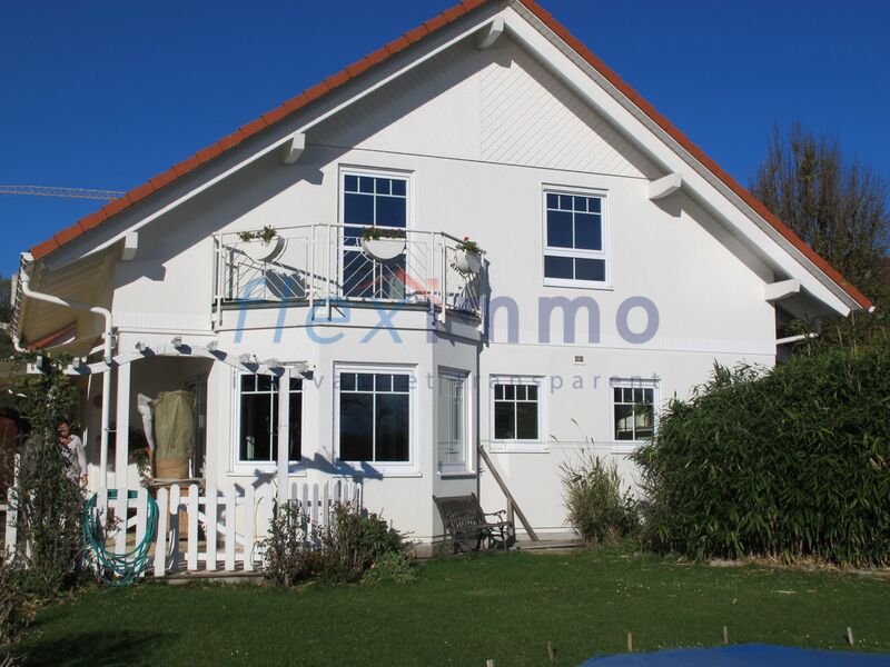 Booked -Near the lake
Beautiful twin villa with garden and pool