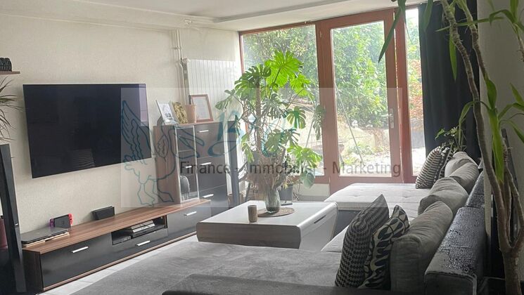 Grand appartement de 2.5 pièces avec jardin privatif Grand appartement de 2.5 pièces avec jardin privatif
