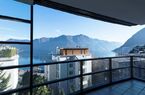 Elegant and bright 4,5 room duplex apartment with wonderful lake view