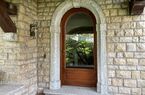 Spacious and elegant villa surrounded by a large and sunny  garden