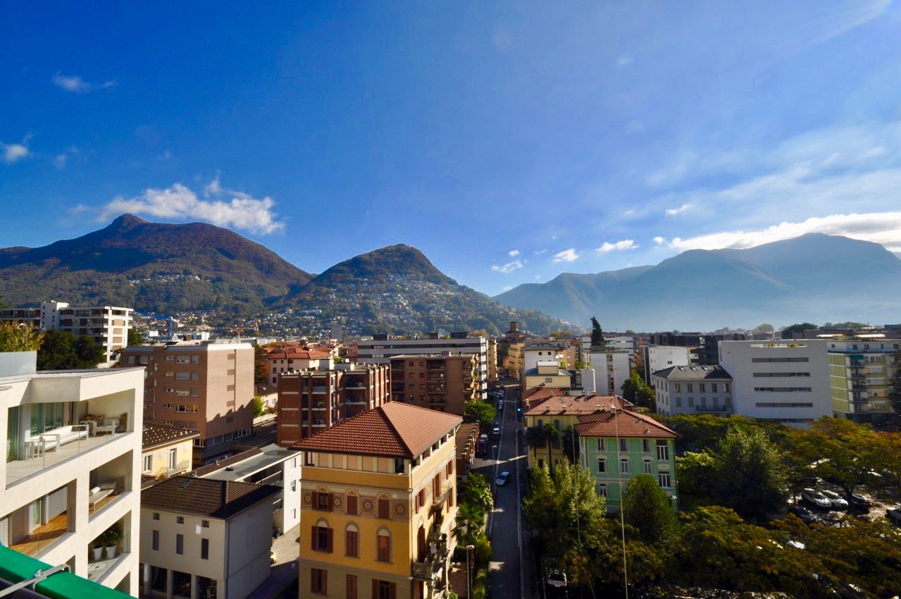 5.5 room penthouse to renovate, a few steps from the center of Lugano