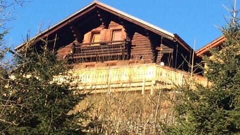 Vendu : chalet en rondins à La Comballaz, avec potentiel au rez inf.