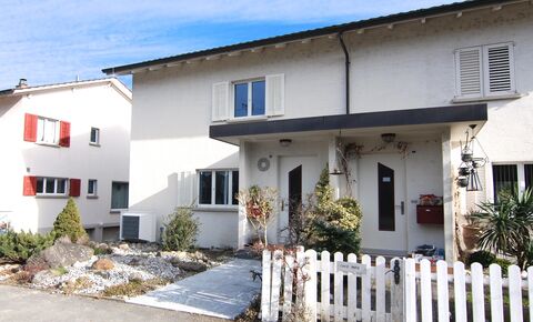 Ein gepflegtes, schmuckes 4.5 Zi.- Doppelhaus!
