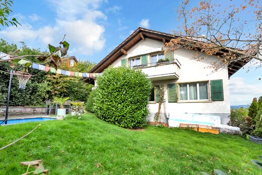 Freistehendes 5.5- Zimmer EFH mit Garten