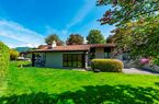 Schöne Bungalow-Villa mit wunderbarem Pool und herrlichem Garten