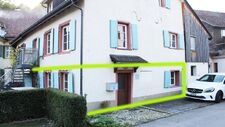 Heimelige, ruhige Wohnung mit eigenem Sitzplatz und Parkplatz