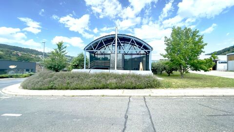 IMMEUBLE COMMERCIAL AVEC HALLE INDUSTRIELLE