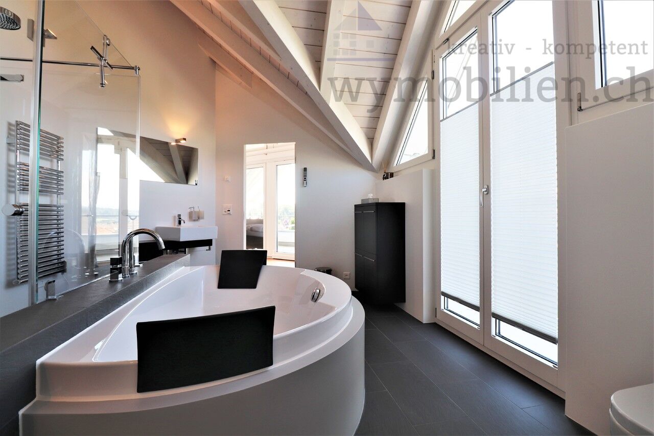 Traumbad mit Balkon und Weitblick 