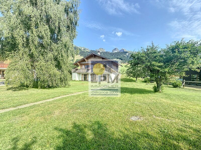 Exceptional
Family chalet 170 m2
with flat plot