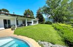 Herrliche Villa mit schönem Swimmingpool in exklusiver Wohngegend