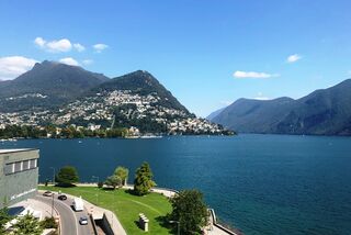 Beautiful and spacious apartment on the lakeside