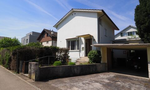 Maison individuelle à rénover au centre de Reinach BL