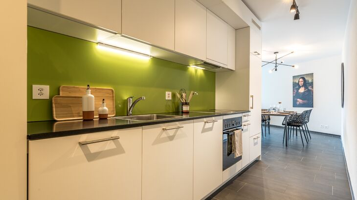 2 RENTS OFFERED - 3.5 rooms on the 2nd floor with balcony