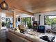Chalet moderne niché dans un écrin de verdure