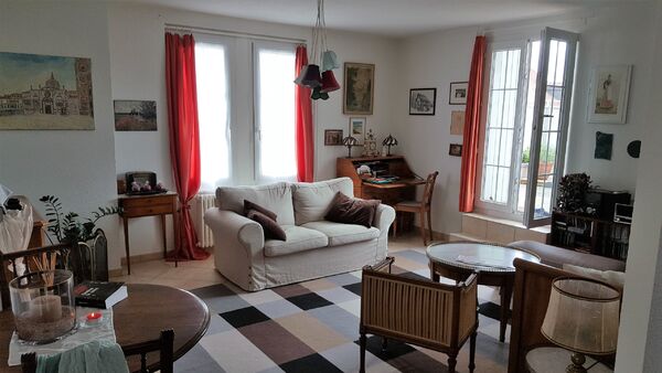 Appartement de 2,5 pièces avec vaste terrasse au centre d'Echallens