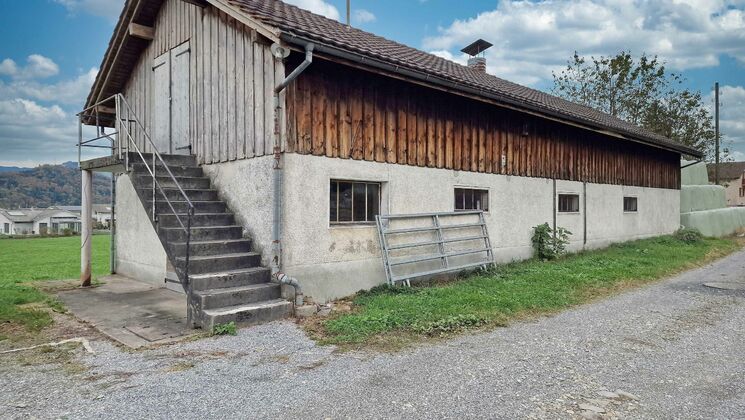 Lagerraum in Reichenburg mit guter Zufahrt