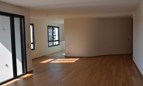 Apartment in high standard residence