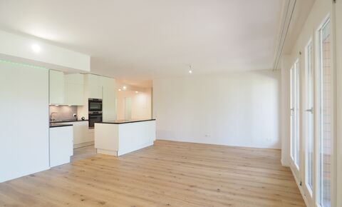 Appartement de 4.5 pièces de grande qualité avec terrasse et place de parking