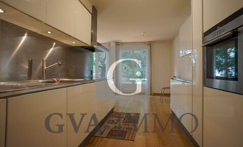 Charming 5 room duplex with terrace in the heart of a private park