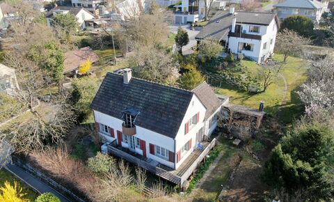 wunderschönes freistehendes Einfamilienhaus mit viel Potenzial