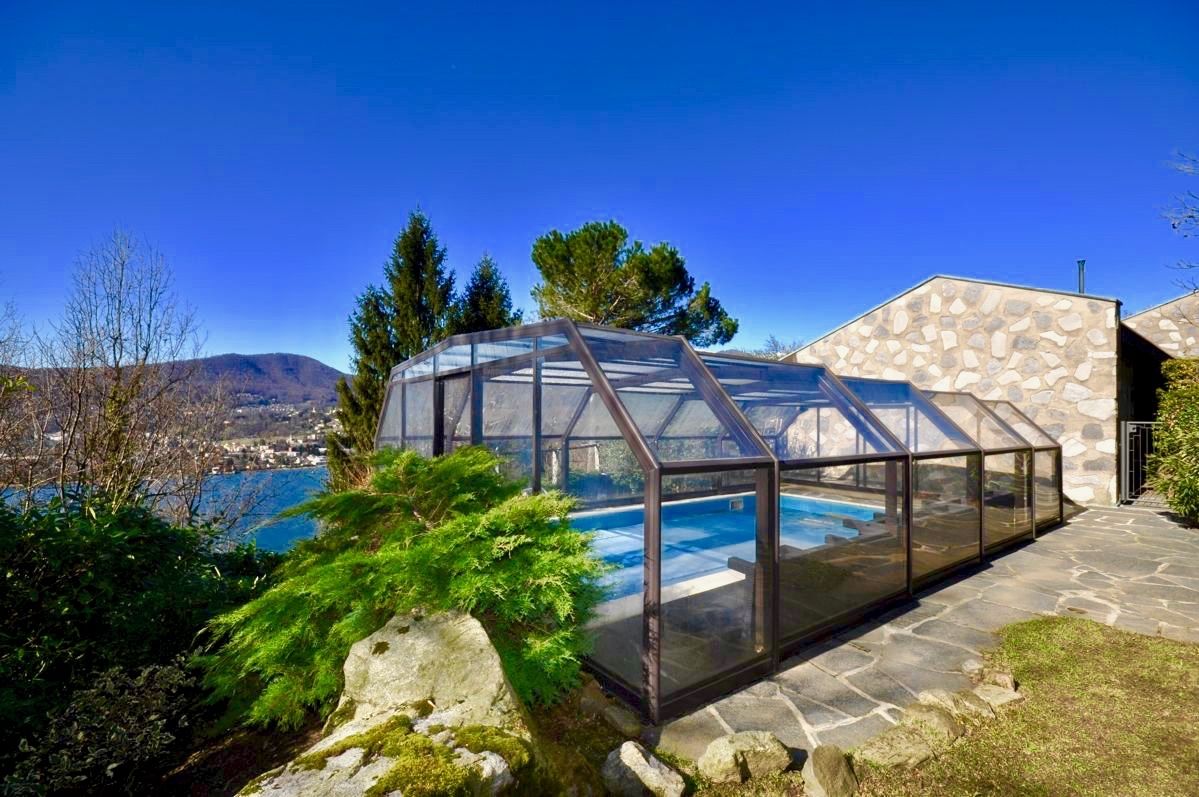 Villa tradizionale con vista lago di Lugano in vendita a Montagnola