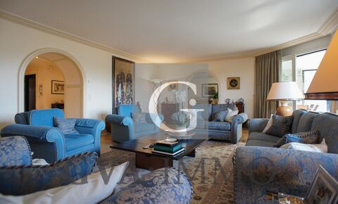 Superb 4 bedroom apartment in luxury residence