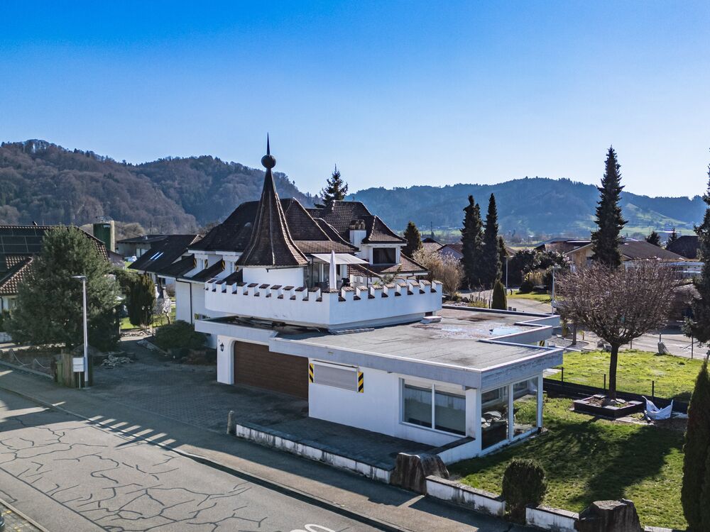 Familienanwesen mit sonnigem Grundstück