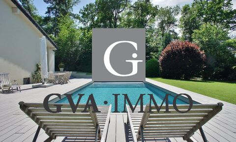 Superb villa with pool located in lush greenery