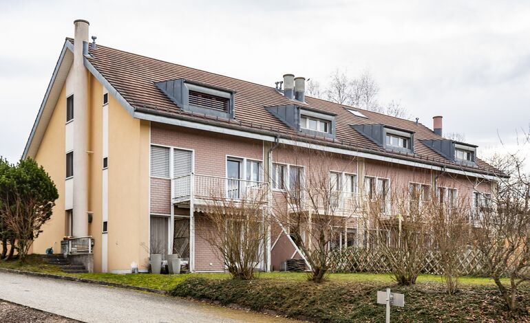 Au coeur d'un quartier résidentiel, maison mitoyenne proche commodités