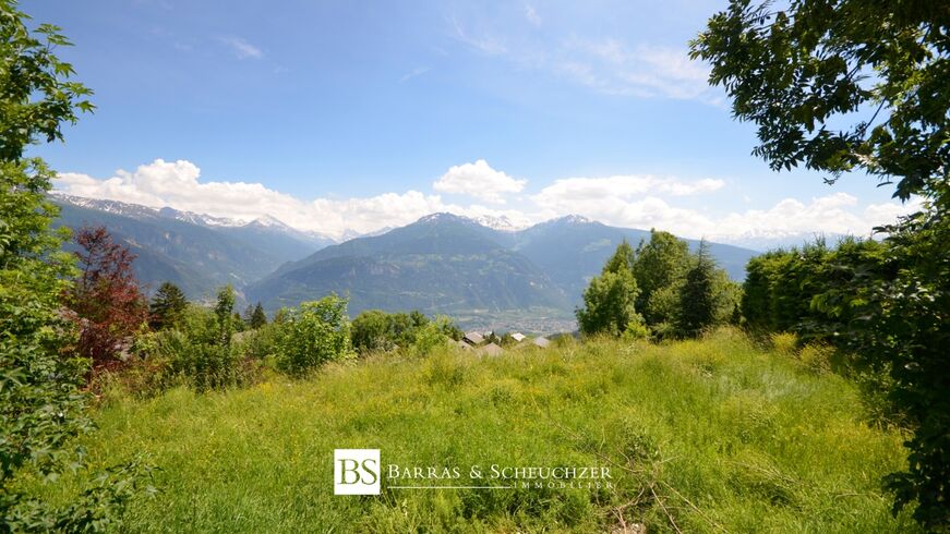 Superb building plot of 1'154 m2 with dominant view