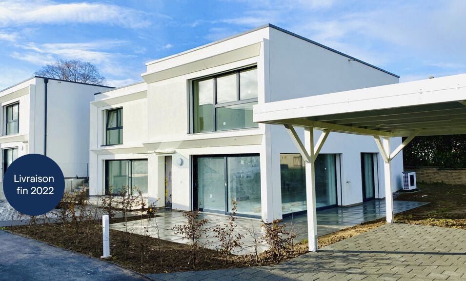 Contemporary and new villa in a quiet residential area
