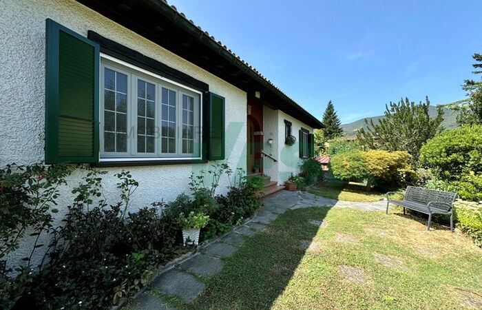 Schönes Einfamilienhaus auf einer Etage und mit grossem Garten