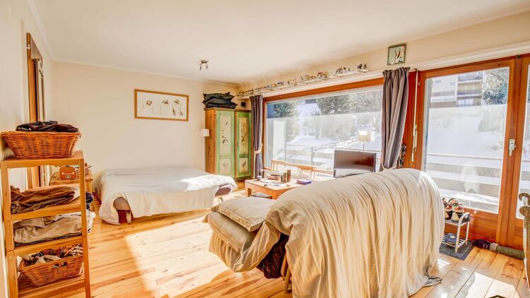 1 bedroom apartment next to the cable car, sale to foreigners auth.!
