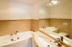Elegant and bright 4,5 room duplex apartment with wonderful lake view