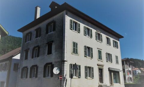 Renovated building in 2006 - 396 m2