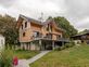 Chalet moderne niché dans un écrin de verdure