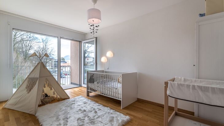 2 RENTS OFFERED - 3.5 rooms on the 2nd floor with balcony