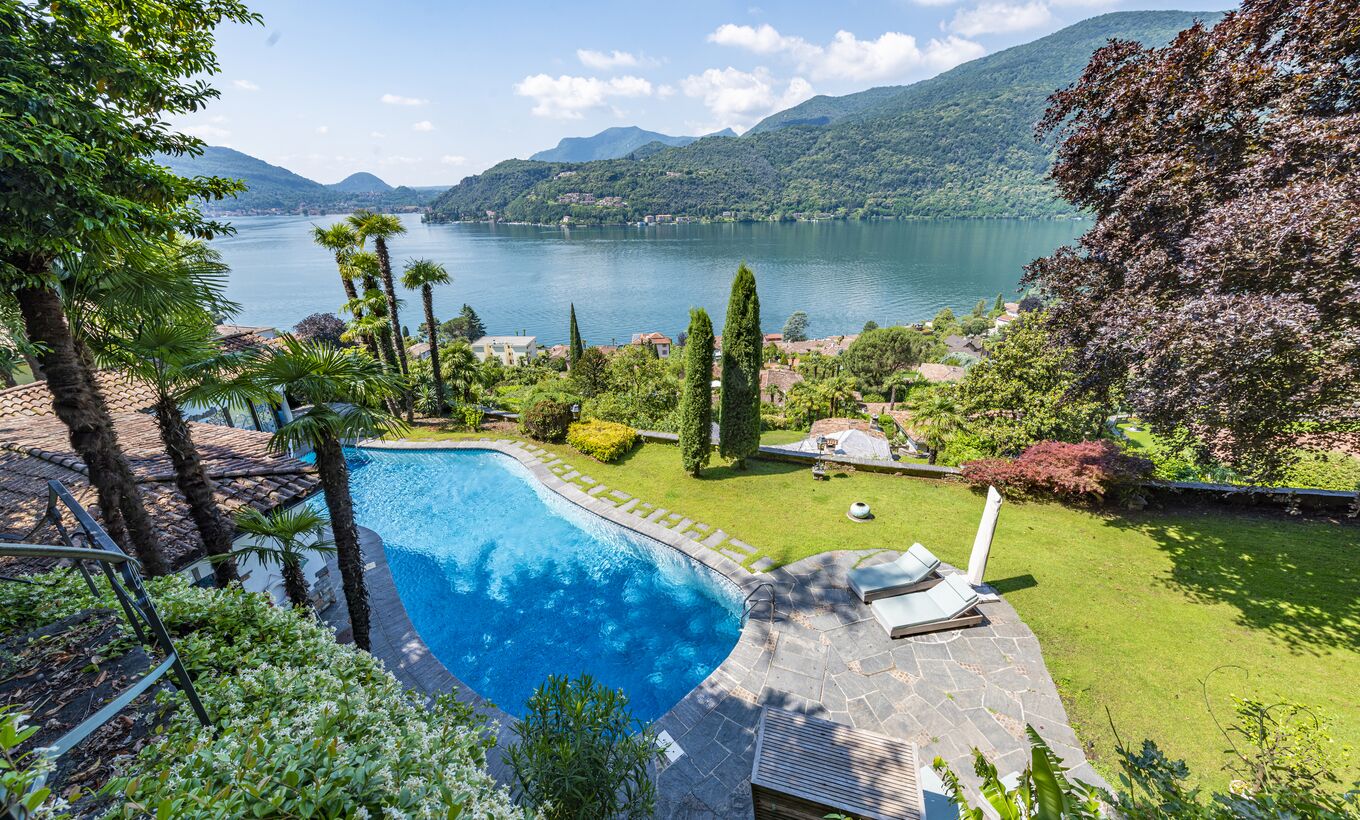 Villa La Sorgente: splendida proprietà con due darsene