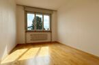 Spacieux appartement 4½ pièces au rez-sup.
dans une petite maison