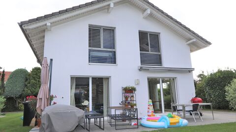 Freistehendes 4.5-Zimmer Einfamilienhaus
mit Bastelraum und Garage