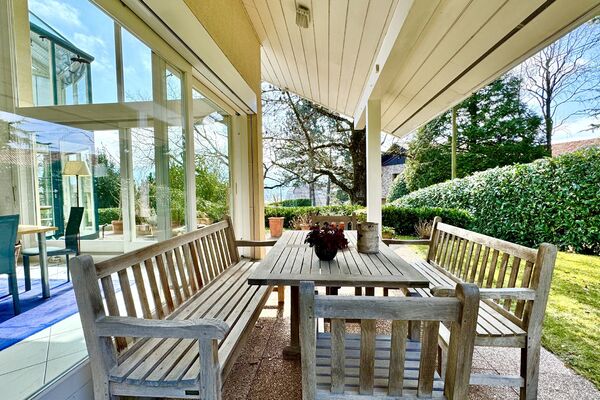 Beautiful and spacious villa in Confignon