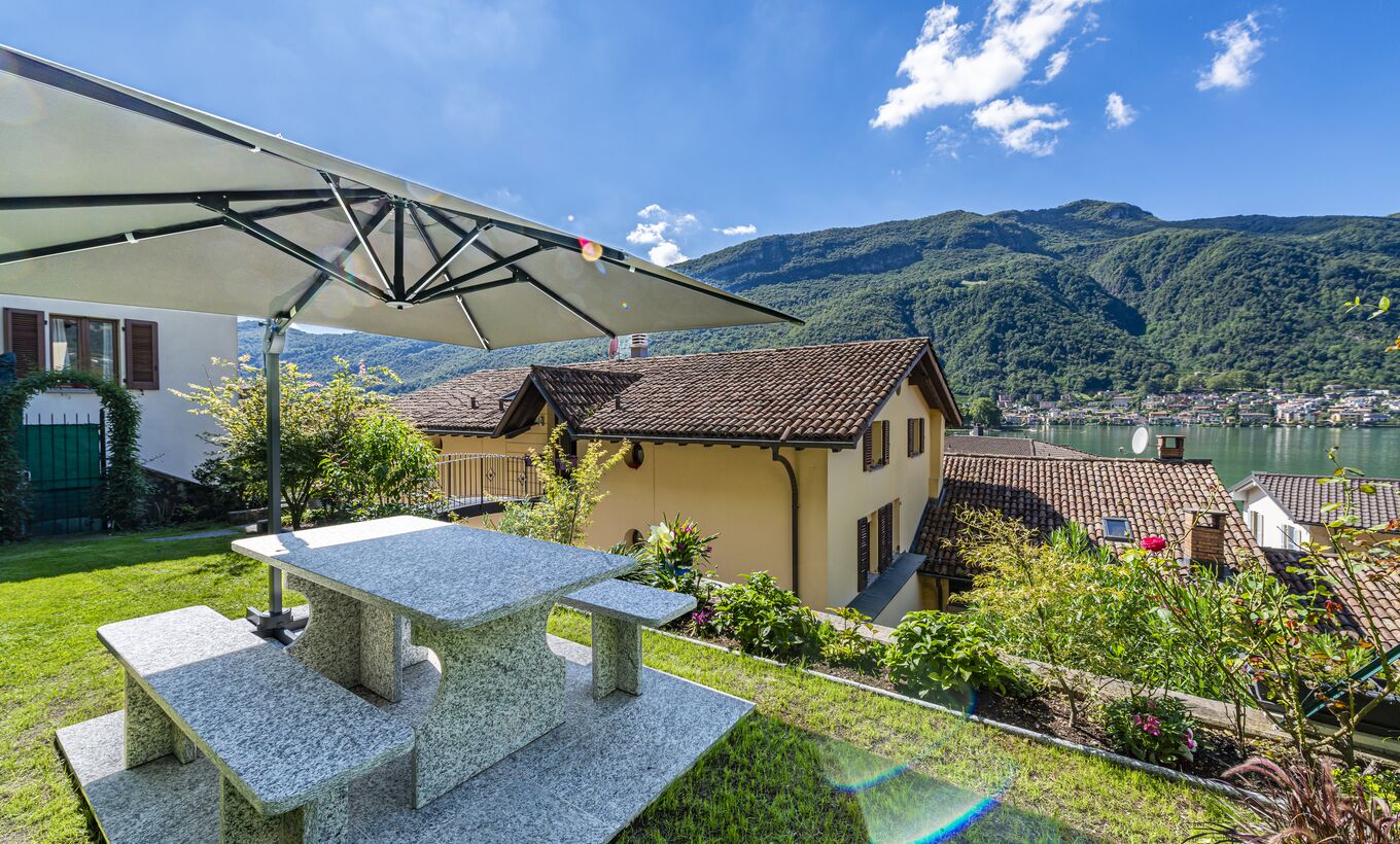 Charmantes Dachgeschoss mit Seeblick – Zweitwohnsitz am Luganersee