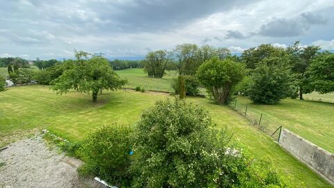 Très bel attique moderne de 5 pièces avec jardin à Avusy